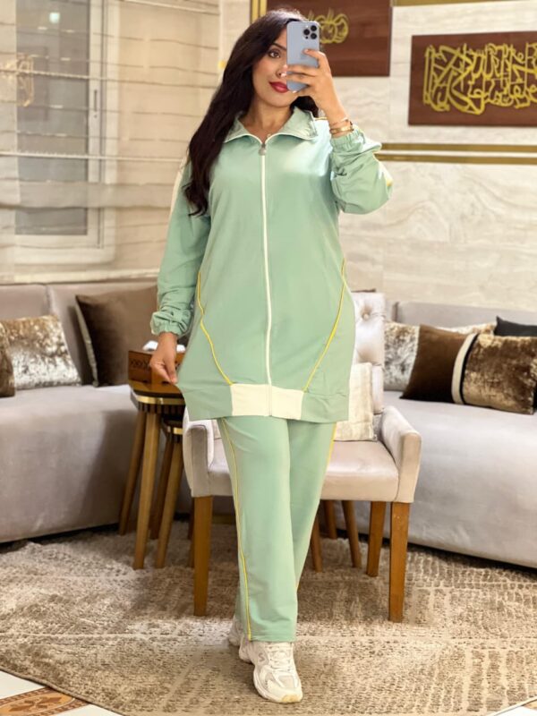 سورفيت بثوب مونطوني