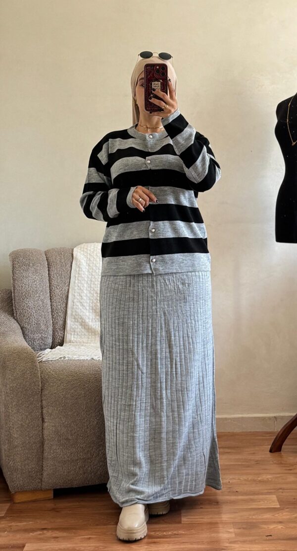 ensemble rayé avec jupe plissée – ref/b91